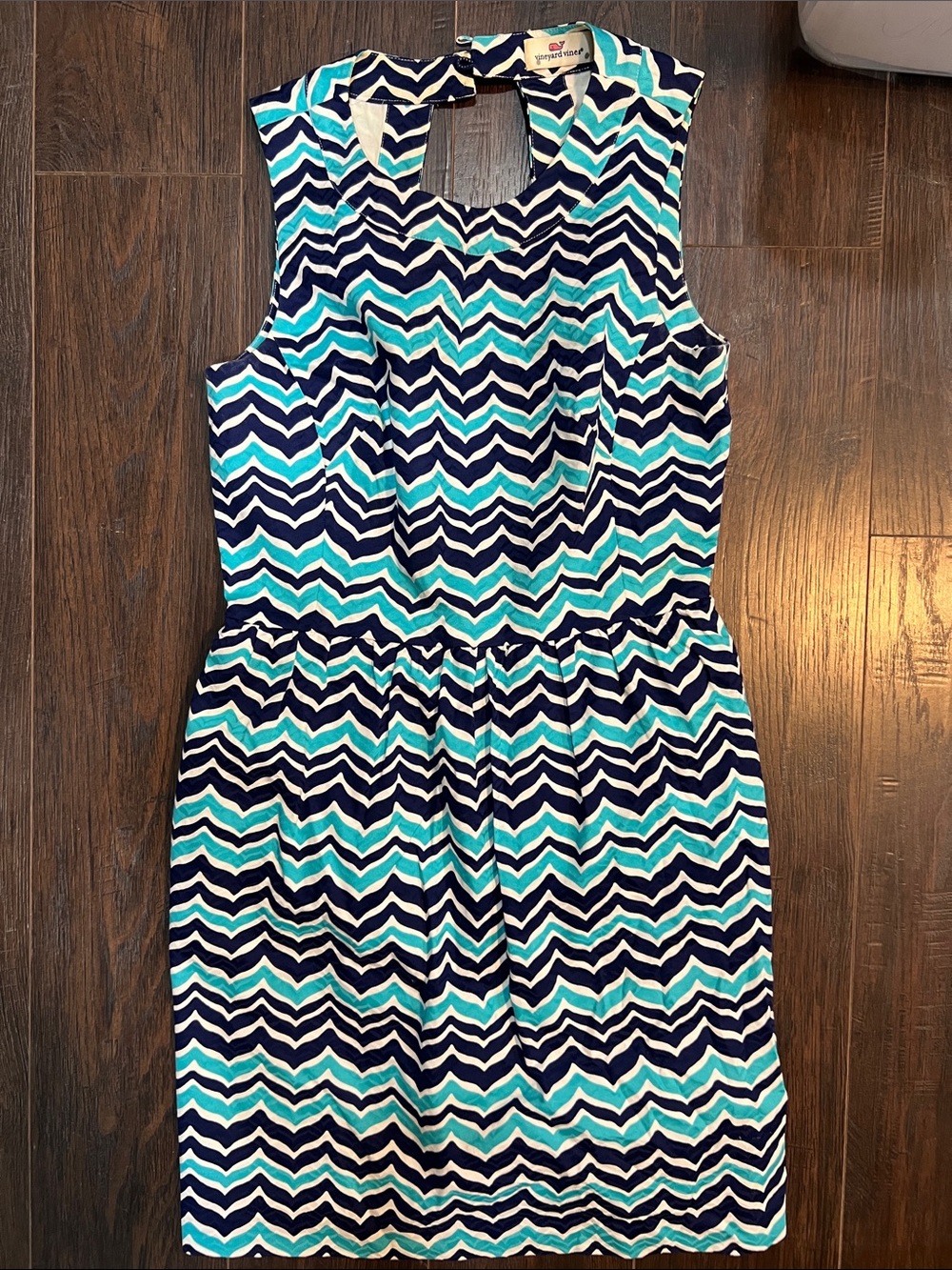 Vineyard Vines Sleeveless Chevron Dress in Navy, Teal & White